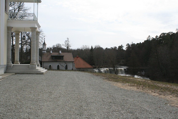 Igaunijā šajā vasarā apmeklētājiem tiks atvērta rekonstruētā Keilas muiža ar nosaukumu Schloss Fall. Tajā atradīsies viesnīca, restorāns un muzejs. In Igaunijā šajā vasarā apmeklētājiem tiks atvērta rekonstruētā Keilas muiža ar nosaukumu Schloss Fall. Tajā atradīsies viesnīca, restorāns un muzejs. In 121294