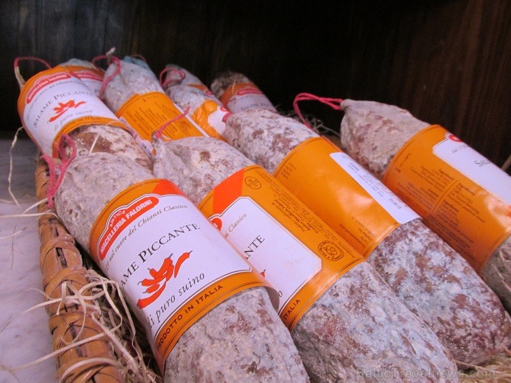 Šis stāsts ir par jauna koncepta vietu–miesnieka bistro.Tur ne tikai var iegādāties neskaitāmu šķirņu gaļas un siera produkciju, bet arī papusdienot v 122466