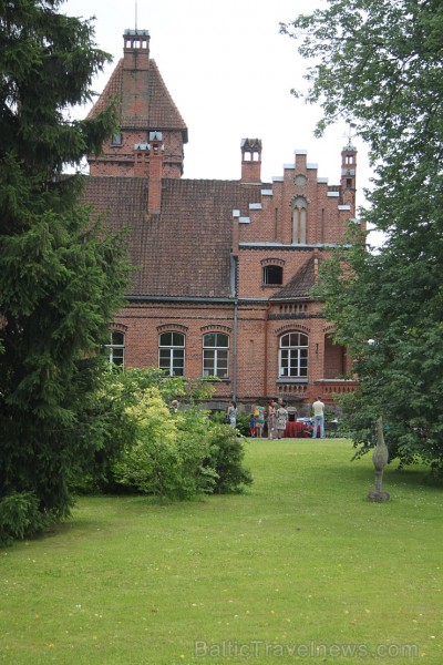 Jaunmoku pils 6.07.2014 svinēja 7.Dārza svētkus un 14.starptautiskā Baha festivāla Vasaras koncertu «Laiks svinēt! DZĪVI.». Vairāk informācijas - www. Jaunmoku pils 6.07.2014 svinēja 7.Dārza svētkus un 14.starptautiskā Baha festivāla Vasaras koncertu «Laiks svinēt! DZĪVI.». Vairāk informācijas - www. 127203