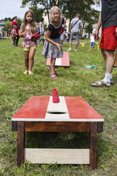19. jūlijā Neretas novada svētku laikā, ģimenes varēja piedalīties Ģimeņu sporta festivālā, kur katra - gan liela, gan maza sportot griboša ģimene iz 19. jūlijā Neretas novada svētku laikā, ģimenes varēja piedalīties Ģimeņu sporta festivālā, kur katra - gan liela, gan maza sportot griboša ģimene iz 128588