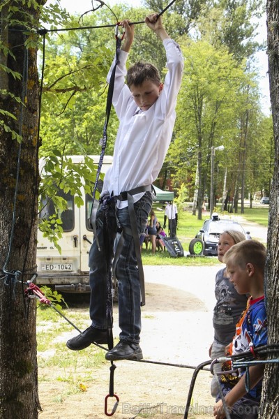 19. jūlijā Neretas novada svētku laikā, ģimenes varēja piedalīties Ģimeņu sporta festivālā, kur katra - gan liela, gan maza sportot griboša ģimene iz 19. jūlijā Neretas novada svētku laikā, ģimenes varēja piedalīties Ģimeņu sporta festivālā, kur katra - gan liela, gan maza sportot griboša ģimene iz 128598