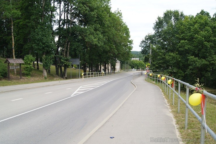 Aknīste ir viena no gleznainākajām Sēlijas mazpilsētām. Tā atrodas starp Neretu un Subati, turpat netālu arī Latvijas - Lietuvas robeža Aknīste ir viena no gleznainākajām Sēlijas mazpilsētām. Tā atrodas starp Neretu un Subati, turpat netālu arī Latvijas - Lietuvas robeža 128705