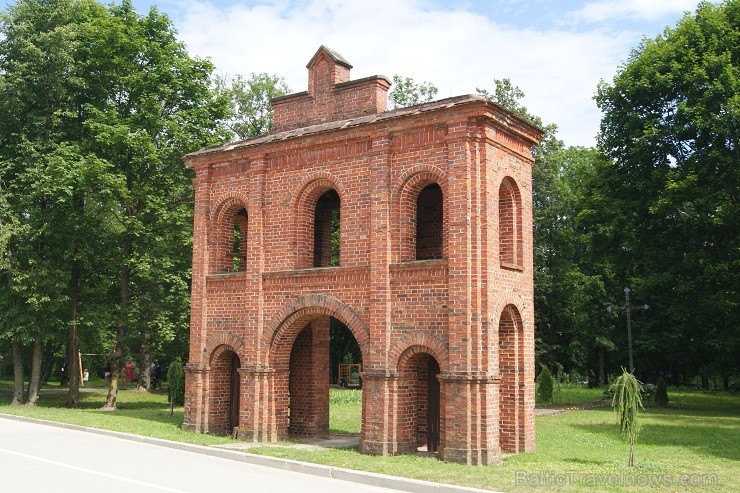 Aknīste ir viena no gleznainākajām Sēlijas mazpilsētām. Tā atrodas starp Neretu un Subati, turpat netālu arī Latvijas - Lietuvas robeža Aknīste ir viena no gleznainākajām Sēlijas mazpilsētām. Tā atrodas starp Neretu un Subati, turpat netālu arī Latvijas - Lietuvas robeža 128710