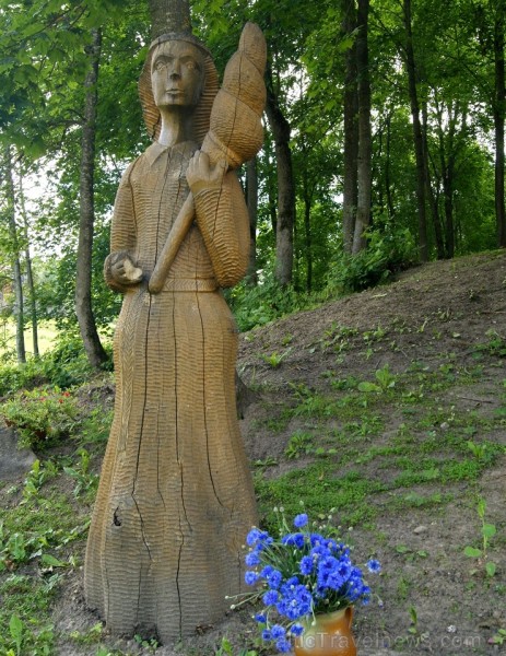 Aknīste ir viena no gleznainākajām Sēlijas mazpilsētām. Tā atrodas starp Neretu un Subati, turpat netālu arī Latvijas - Lietuvas robeža Aknīste ir viena no gleznainākajām Sēlijas mazpilsētām. Tā atrodas starp Neretu un Subati, turpat netālu arī Latvijas - Lietuvas robeža 128717