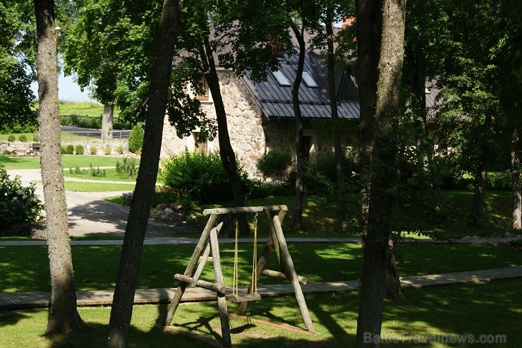 Brīvdienu māju komplekss Ūdensdzirnas atrodas Salas novada Biržos, nodrošinot ceļotājus ar nakšņošanas, ēdināšanas, izklaides un atpūtas pakalpojumiem Brīvdienu māju komplekss Ūdensdzirnas atrodas Salas novada Biržos, nodrošinot ceļotājus ar nakšņošanas, ēdināšanas, izklaides un atpūtas pakalpojumiem 128790