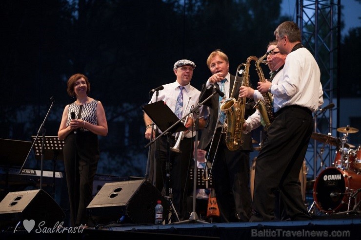 Līdz 26. jūlijam Minhauzena Undā notiek XVII starptautiskais Saulkrastu džeza festivāls «Saulkrasti Jazz 2014», kurā uzstājas izcili džeza mūziķi no 1 Līdz 26. jūlijam Minhauzena Undā notiek XVII starptautiskais Saulkrastu džeza festivāls «Saulkrasti Jazz 2014», kurā uzstājas izcili džeza mūziķi no 1 129171
