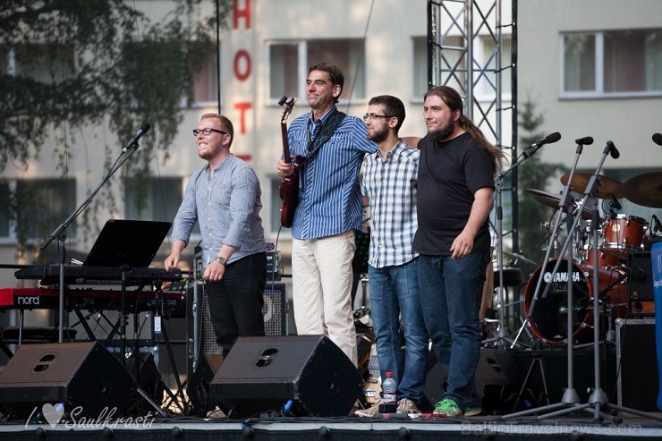 Līdz 26. jūlijam Minhauzena Undā notiek XVII starptautiskais Saulkrastu džeza festivāls «Saulkrasti Jazz 2014», kurā uzstājas izcili džeza mūziķi no 1 Līdz 26. jūlijam Minhauzena Undā notiek XVII starptautiskais Saulkrastu džeza festivāls «Saulkrasti Jazz 2014», kurā uzstājas izcili džeza mūziķi no 1 129176