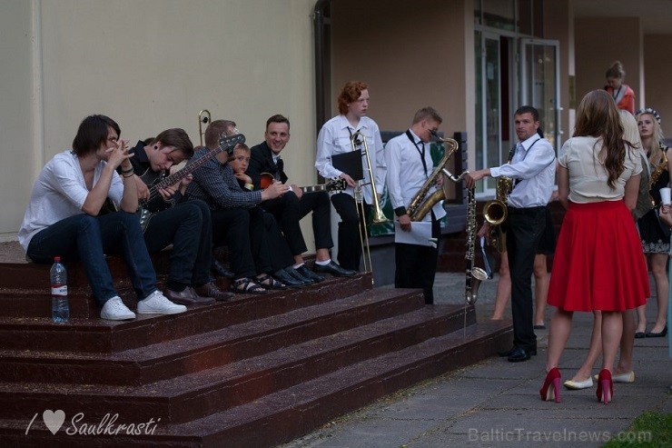 Līdz 26. jūlijam Minhauzena Undā notiek XVII starptautiskais Saulkrastu džeza festivāls «Saulkrasti Jazz 2014», kurā uzstājas izcili džeza mūziķi no 1 Līdz 26. jūlijam Minhauzena Undā notiek XVII starptautiskais Saulkrastu džeza festivāls «Saulkrasti Jazz 2014», kurā uzstājas izcili džeza mūziķi no 1 129184