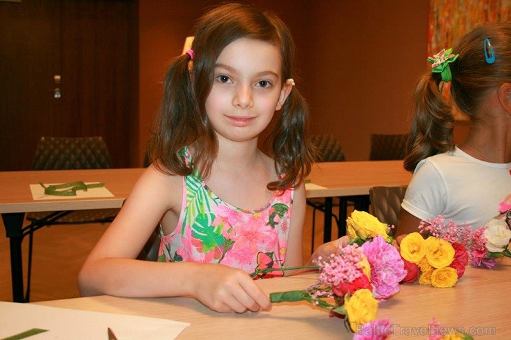 27.07.2014 viesnīcas Mercure Riga Centre restorānā The Traveller norisinājās floristikas meistarklase bērniem. Nākamā meistarklase 27.07.2014 viesnīcas Mercure Riga Centre restorānā The Traveller norisinājās floristikas meistarklase bērniem. Nākamā meistarklase