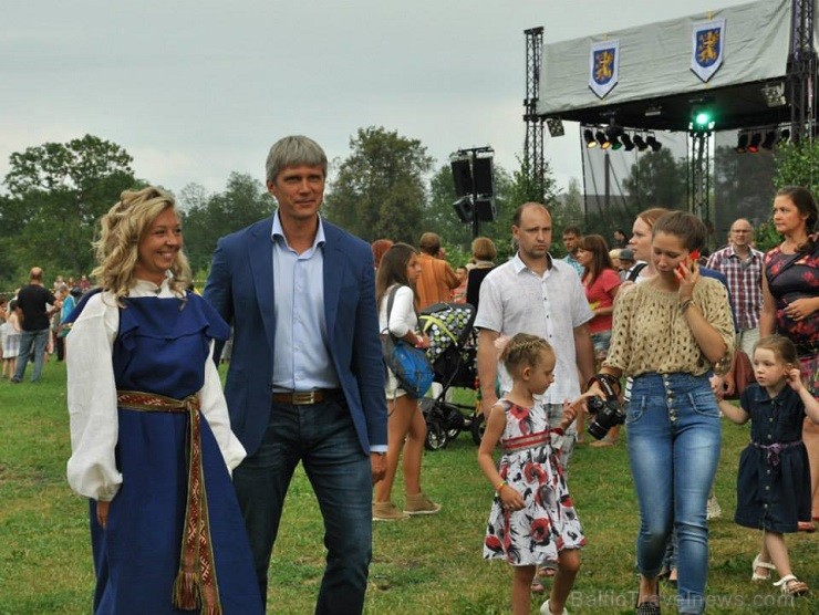 01.08.2014 vēstures rekonstrukciju klubi cīnījās par princeses Rozes atbrīvošanu un vakara noslēgumā koklētājs un princese Roze atkal satikās!Cīņas no 01.08.2014 vēstures rekonstrukciju klubi cīnījās par princeses Rozes atbrīvošanu un vakara noslēgumā koklētājs un princese Roze atkal satikās!Cīņas no 129986