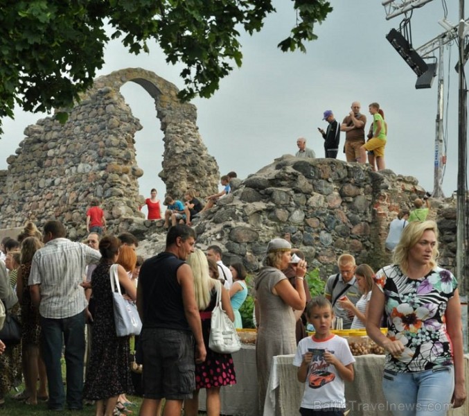 01.08.2014 vēstures rekonstrukciju klubi cīnījās par princeses Rozes atbrīvošanu un vakara noslēgumā koklētājs un princese Roze atkal satikās!Cīņas no 01.08.2014 vēstures rekonstrukciju klubi cīnījās par princeses Rozes atbrīvošanu un vakara noslēgumā koklētājs un princese Roze atkal satikās!Cīņas no 129998