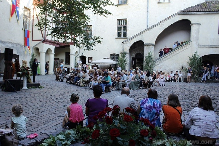 09.08.2014 Jaunpils pilī norisinājās Viduslaiku svētki, kuros satikās pagātne un nākotne, zūdot laika robežām - www.jaunpilspils.lv 09.08.2014 Jaunpils pilī norisinājās Viduslaiku svētki, kuros satikās pagātne un nākotne, zūdot laika robežām - www.jaunpilspils.lv 131229