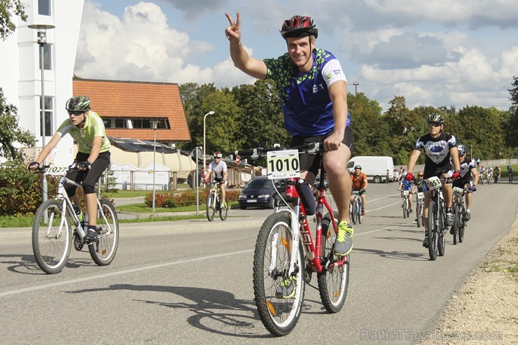24. Latvijas riteņbraucēju Vienības brauciens Siguldā pulcē vairāk nekā 4000 dalībniekus (2. daļa) 24. Latvijas riteņbraucēju Vienības brauciens Siguldā pulcē vairāk nekā 4000 dalībniekus (2. daļa) 133337