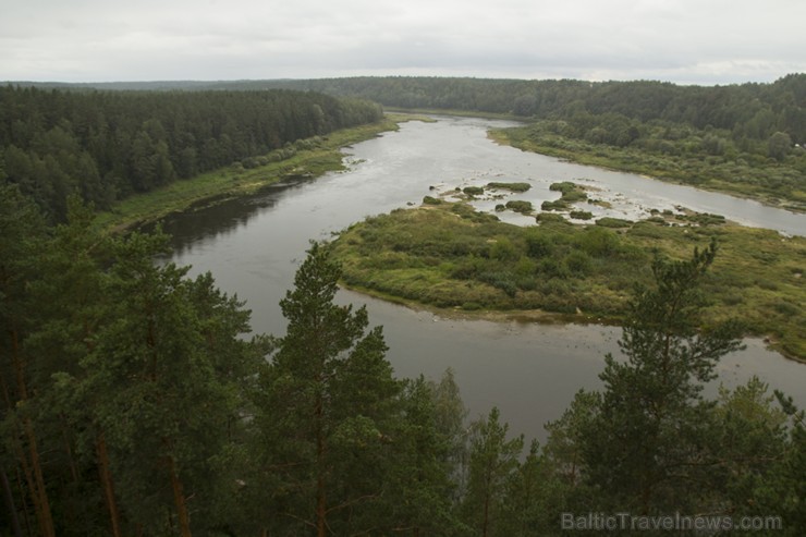 No Priedaines skatu torņa paveras brīnišķīgs skats uz Daugavas senleju, Krāslavu un sajūtas ir kā putnam debesīs virs Daugavas lokiem No Priedaines skatu torņa paveras brīnišķīgs skats uz Daugavas senleju, Krāslavu un sajūtas ir kā putnam debesīs virs Daugavas lokiem 133522