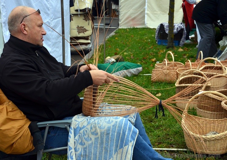 Sestdien, 11.oktobrī, Valmierā tika aizvadīts tradicionālais Simjūda gadatirgus. Šogad tas bija īpaši apmeklēts un priecēja kā pircējus, tā pārdevējus 136147