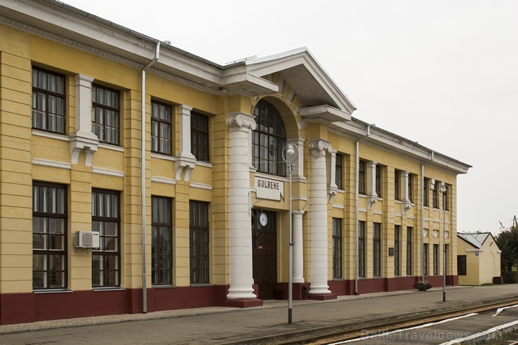 1926.gadā būvētā Gulbenes stacija, tā laika presē tika saukta par Latvijas provincēs lielāko un modernāko staciju. 1926.gadā būvētā Gulbenes stacija, tā laika presē tika saukta par Latvijas provincēs lielāko un modernāko staciju. 136634
