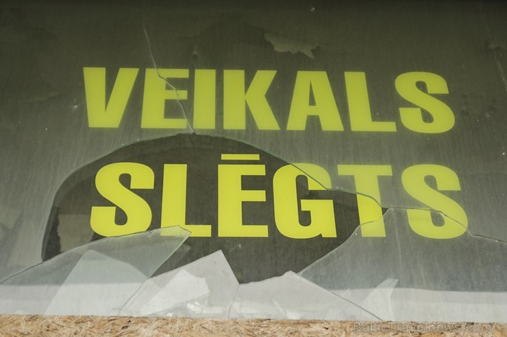 Savulaik tik populārā restorāna Sēnīte ēkas Vidzemes šosejā pie pagrieziena uz Murjāņiem pamazām pārvēršas par graustiem Savulaik tik populārā restorāna Sēnīte ēkas Vidzemes šosejā pie pagrieziena uz Murjāņiem pamazām pārvēršas par graustiem 137034
