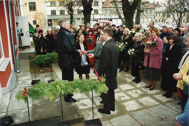 Pagājuši jau 15 gadi, kad 1999.gada 5.novembrī tika svinīgi atklāts Bauskas tūrisma informācijas centrs. Kā toreiz, tā arī tagad tas pilda galveno mēr Pagājuši jau 15 gadi, kad 1999.gada 5.novembrī tika svinīgi atklāts Bauskas tūrisma informācijas centrs. Kā toreiz, tā arī tagad tas pilda galveno mēr 137593