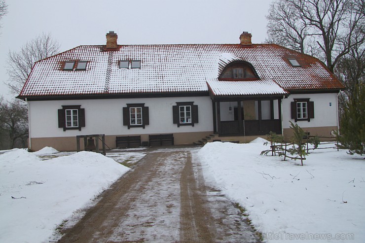 Raiņa māja Berķenelē piedāvā iepazīt Raini un palikt pa nakti. Vairāk informācijas - www.visitdaugavpils.lv 143381