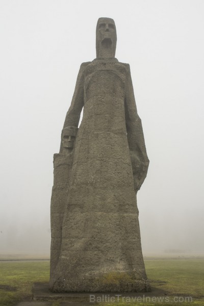 Salaspils Memoriālais ansamblis ir viens no lielākajiem pieminekļu kompleksiem fašisma upuru piemiņai Eiropā Salaspils Memoriālais ansamblis ir viens no lielākajiem pieminekļu kompleksiem fašisma upuru piemiņai Eiropā 143687
