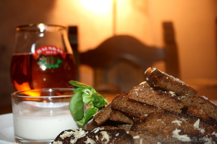 Taverna «Dzintara ceļš» cienā ar latviešu ēdieniem un priecē ar interesantiem interjera elementiem Taverna «Dzintara ceļš» cienā ar latviešu ēdieniem un priecē ar interesantiem interjera elementiem 144852