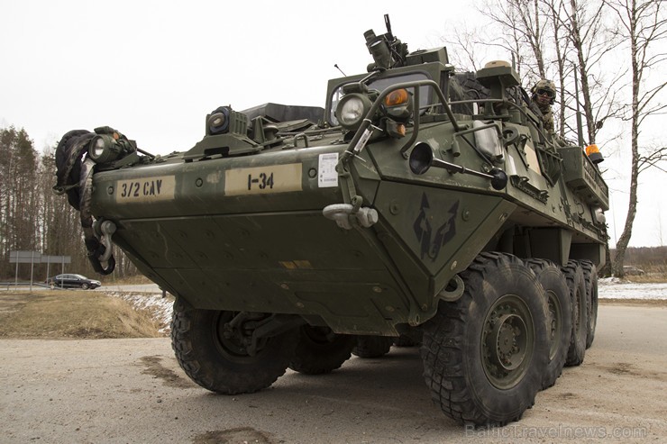 22. un 23.martā Latviju šķēršo vairāk nekā 40 dažāda veida militārās tehnikas vienību, tostarp 20 bruņumašīnas Stryker, kas ASV 2. kavalērijas pulka m 22. un 23.martā Latviju šķēršo vairāk nekā 40 dažāda veida militārās tehnikas vienību, tostarp 20 bruņumašīnas Stryker, kas ASV 2. kavalērijas pulka m 145179