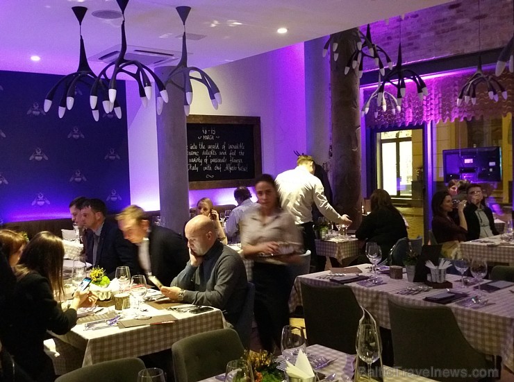 Rīgas restorāns «Melnā bite» piedāvāja 18/19.03.2015 vakariņas ar Michelin zvaigznes pavāru Alfredo Russo no Itālijas Rīgas restorāns «Melnā bite» piedāvāja 18/19.03.2015 vakariņas ar Michelin zvaigznes pavāru Alfredo Russo no Itālijas 145317