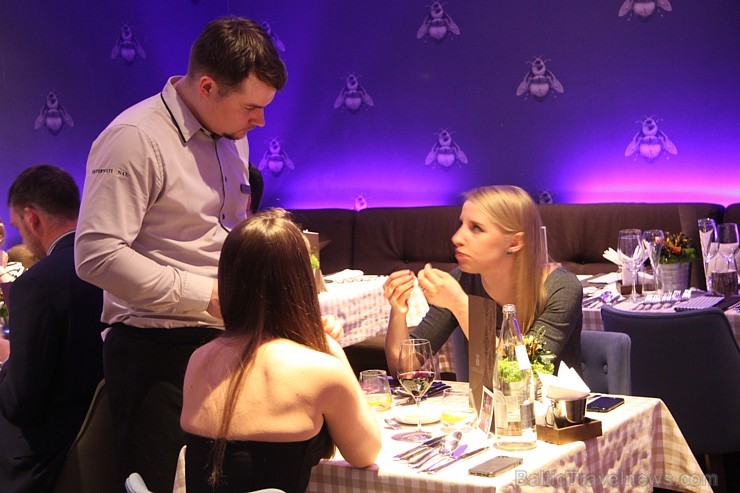 Rīgas restorāns «Melnā bite» piedāvāja 18/19.03.2015 vakariņas ar Michelin zvaigznes pavāru Alfredo Russo no Itālijas Rīgas restorāns «Melnā bite» piedāvāja 18/19.03.2015 vakariņas ar Michelin zvaigznes pavāru Alfredo Russo no Itālijas 145318