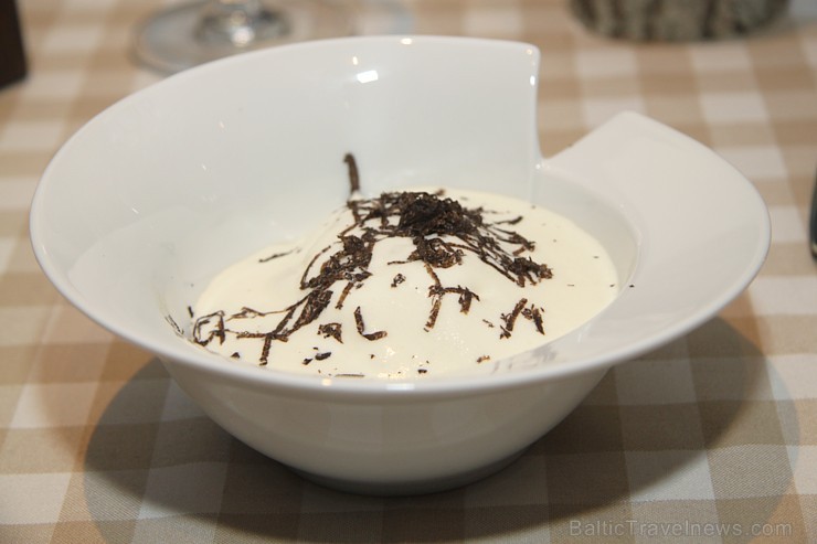 Rīgas restorāns «Melnā bite» piedāvāja 18/19.03.2015 vakariņas ar Michelin zvaigznes pavāru Alfredo Russo no Itālijas - kartupeļu sacepums ar Toma si Rīgas restorāns «Melnā bite» piedāvāja 18/19.03.2015 vakariņas ar Michelin zvaigznes pavāru Alfredo Russo no Itālijas - kartupeļu sacepums ar Toma si 145336