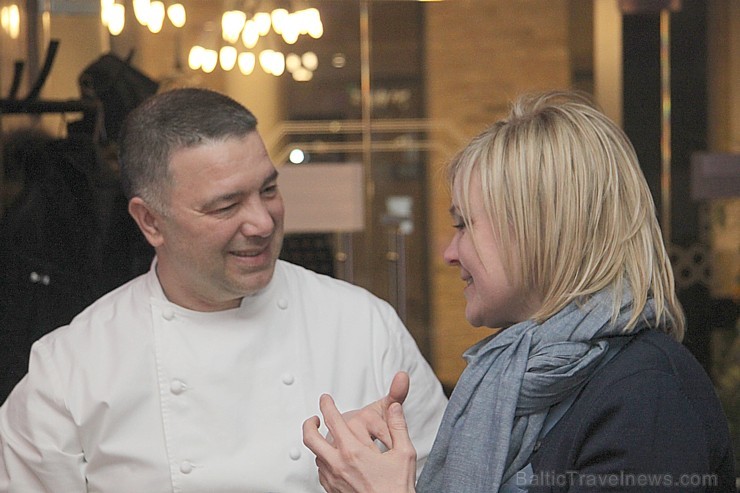 Rīgas restorāns «Melnā bite» piedāvāja 18/19.03.2015 vakariņas ar Michelin zvaigznes pavāru Alfredo Russo no Itālijas Rīgas restorāns «Melnā bite» piedāvāja 18/19.03.2015 vakariņas ar Michelin zvaigznes pavāru Alfredo Russo no Itālijas 145348