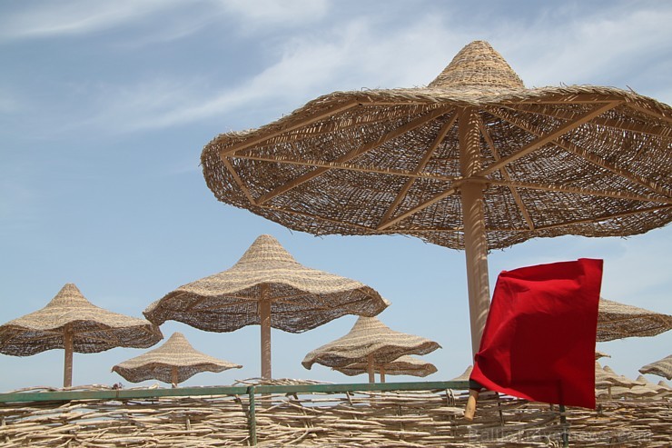 Travelnews.lv iepazīst Hurgadas viesnīcas «Sentido Mamlouk Palace» pludmali 146282