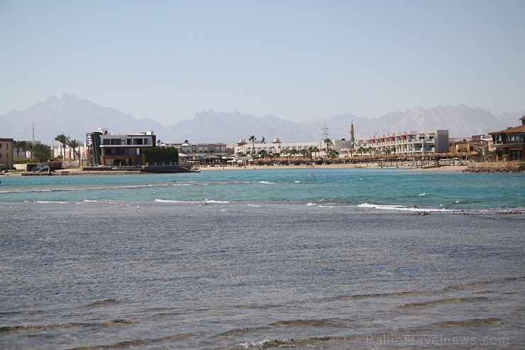 Travelnews.lv iepazīst Hurgadas viesnīcas «Sentido Mamlouk Palace» pludmali 146286