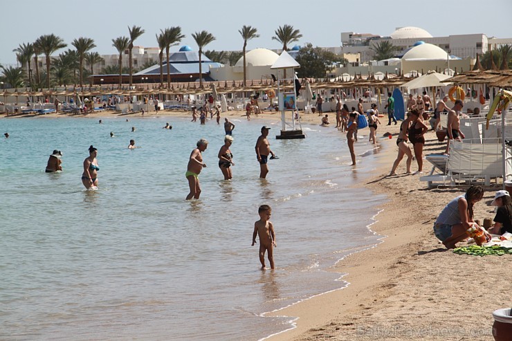 Travelnews.lv iepazīst Hurgadas viesnīcas «Sentido Mamlouk Palace» pludmali 146292