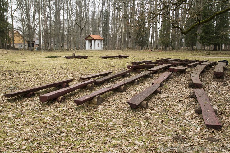 Muižas kompleksa apbūve veidojusies 19.gs.,14.2 ha lielajā parkā aug 11 eksotisko sugu koki un krūmi Muižas kompleksa apbūve veidojusies 19.gs.,14.2 ha lielajā parkā aug 11 eksotisko sugu koki un krūmi 146886