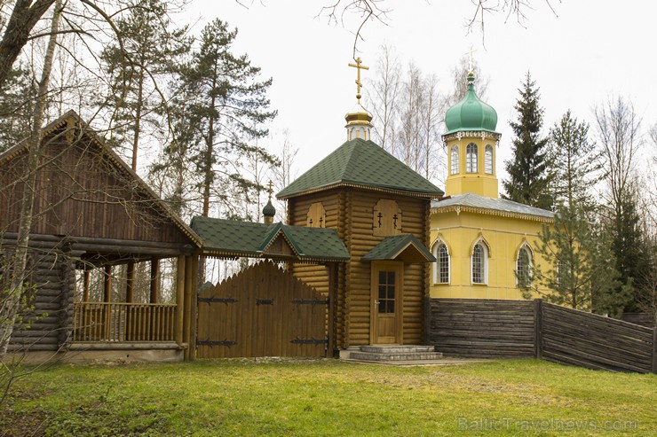 Baznīca uz tagadējo atrašanās vietu pārvesta un uzstādīta 1904. g. Pirms tam tā 1886.g. bijusi uzstādīta Daugavpilī Baznīca uz tagadējo atrašanās vietu pārvesta un uzstādīta 1904. g. Pirms tam tā 1886.g. bijusi uzstādīta Daugavpilī 147364