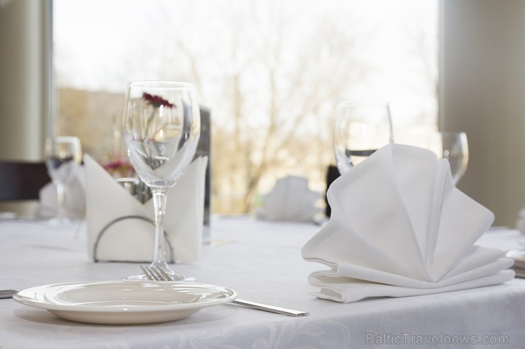 Hotel Kolonna Rēzekne piemērota patiesiem Latgales apceļotājiem. Vairāk informācijas - www.hotelkolonna.com Hotel Kolonna Rēzekne piemērota patiesiem Latgales apceļotājiem. Vairāk informācijas - www.hotelkolonna.com 147891