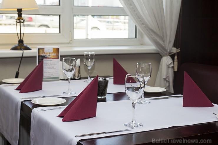 Hotel Kolonna Rēzekne piemērota patiesiem Latgales apceļotājiem. Vairāk informācijas - www.hotelkolonna.com Hotel Kolonna Rēzekne piemērota patiesiem Latgales apceļotājiem. Vairāk informācijas - www.hotelkolonna.com 147896
