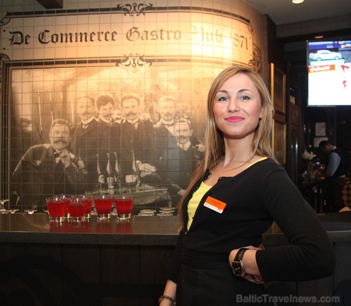 Vecrīgas viesnīcas restorāns «De Commerce Gastro Pub 1871» pirmo reizi vēsturē atver vasaras terasi. Vairāk informācijas - www.decommerce.lv Vecrīgas viesnīcas restorāns «De Commerce Gastro Pub 1871» pirmo reizi vēsturē atver vasaras terasi. Vairāk informācijas - www.decommerce.lv 148094