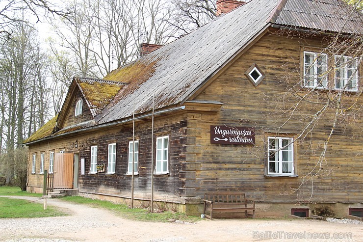 Travelnews.lv redakcija apciemo skaisto Ungurmuižu un piedalās sezonu noslēdzošajā pavārmākslas meistarklasē ar pavārēm no Vinetas un Allas Kārumlādes Travelnews.lv redakcija apciemo skaisto Ungurmuižu un piedalās sezonu noslēdzošajā pavārmākslas meistarklasē ar pavārēm no Vinetas un Allas Kārumlādes 148148