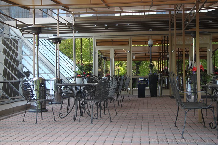 Travelnews.lv redakcija Rīgas restorānu nedēļu izbauda restorānā «Piramīda» (trīs ēdieni, 20 eiro no personas)- www.restaurantpiramida.lv Travelnews.lv redakcija Rīgas restorānu nedēļu izbauda restorānā «Piramīda» (trīs ēdieni, 20 eiro no personas)- www.restaurantpiramida.lv 149037