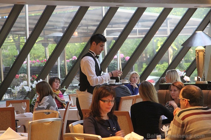Travelnews.lv redakcija Rīgas restorānu nedēļu izbauda restorānā «Piramīda» (trīs ēdieni, 20 eiro no personas)- www.restaurantpiramida.lv Travelnews.lv redakcija Rīgas restorānu nedēļu izbauda restorānā «Piramīda» (trīs ēdieni, 20 eiro no personas)- www.restaurantpiramida.lv 149054