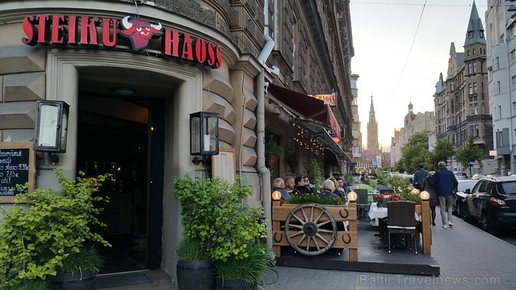 Travelnews.lv redakcija 25.05.2015 apciemo Rīgas restorānu «Steiku Haoss» Tērbatas ielā - www.SteikuHaoss.lv Travelnews.lv redakcija 25.05.2015 apciemo Rīgas restorānu «Steiku Haoss» Tērbatas ielā - www.SteikuHaoss.lv 150335