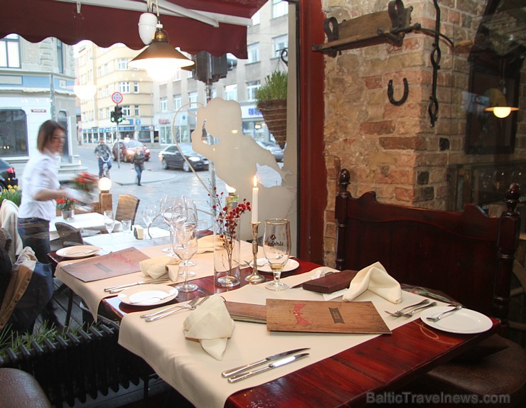 Travelnews.lv redakcija 25.05.2015 apciemo Rīgas restorānu «Steiku Haoss» Tērbatas ielā - www.SteikuHaoss.lv Travelnews.lv redakcija 25.05.2015 apciemo Rīgas restorānu «Steiku Haoss» Tērbatas ielā - www.SteikuHaoss.lv 150340