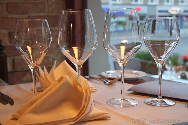 Travelnews.lv redakcija 25.05.2015 apciemo Rīgas restorānu «Steiku Haoss» Tērbatas ielā - www.SteikuHaoss.lv Travelnews.lv redakcija 25.05.2015 apciemo Rīgas restorānu «Steiku Haoss» Tērbatas ielā - www.SteikuHaoss.lv 150341