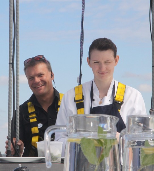 Travelnews.lv redakcija ar Rīgas viesnīcas Mercure Hotel Rīga atbalstu 2.06.2015 izbauda debesu restorānu «Dinner in the sky Riga» Travelnews.lv redakcija ar Rīgas viesnīcas Mercure Hotel Rīga atbalstu 2.06.2015 izbauda debesu restorānu «Dinner in the sky Riga» 150671