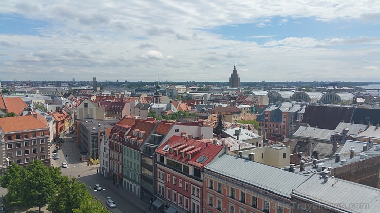 Travelnews.lv redakcija ar Rīgas viesnīcas Mercure Hotel Rīga atbalstu 2.06.2015 izbauda debesu restorānu «Dinner in the sky Riga» Travelnews.lv redakcija ar Rīgas viesnīcas Mercure Hotel Rīga atbalstu 2.06.2015 izbauda debesu restorānu «Dinner in the sky Riga» 150683