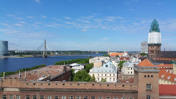 Travelnews.lv redakcija ar Rīgas viesnīcas Mercure Hotel Rīga atbalstu 2.06.2015 izbauda debesu restorānu «Dinner in the sky Riga» Travelnews.lv redakcija ar Rīgas viesnīcas Mercure Hotel Rīga atbalstu 2.06.2015 izbauda debesu restorānu «Dinner in the sky Riga» 150688