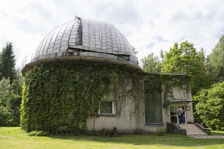Teleskops ir paredzēts gan tiešajiem, gan spektrālajiem debess ķermeņu novērojumiem. Baldones observatorija ir vienīgā profesionālā observatorija Latv Teleskops ir paredzēts gan tiešajiem, gan spektrālajiem debess ķermeņu novērojumiem. Baldones observatorija ir vienīgā profesionālā observatorija Latv 151125
