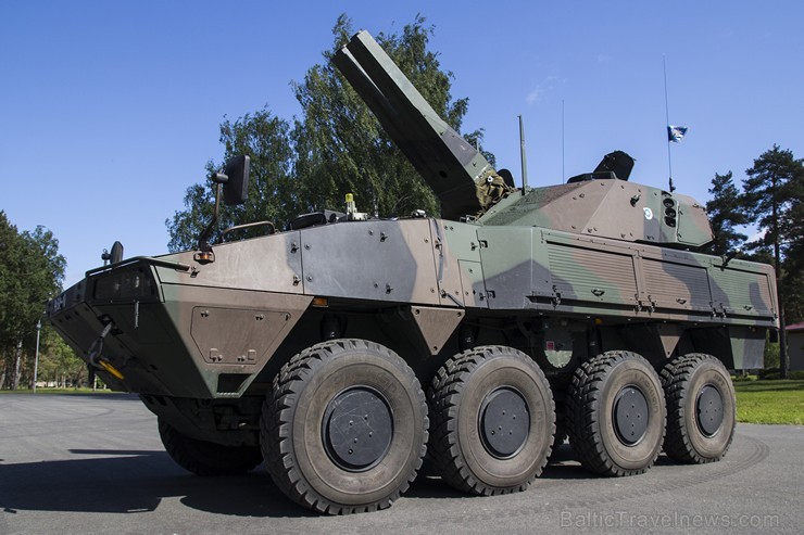 Ādažu poligonā svinīgi atklāj Baltijā vērienīgākās militārās mācības «SABER STRIKE 2015» 151173