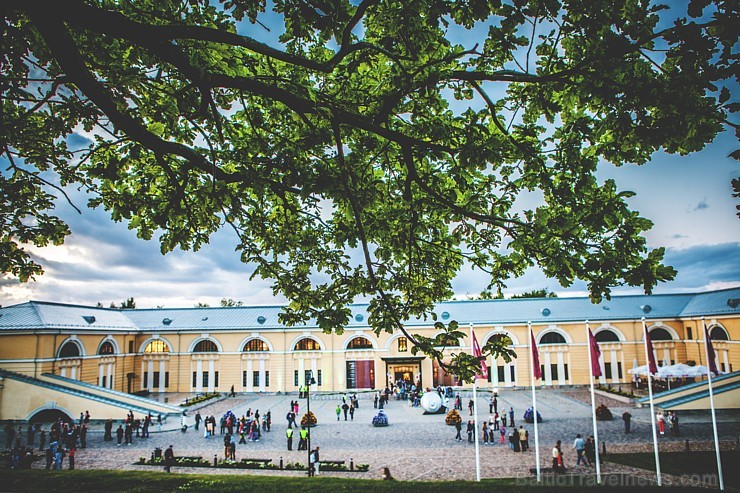 Daugavpils Mākslas nakts pulcē kuplu interesentu pulku 151820